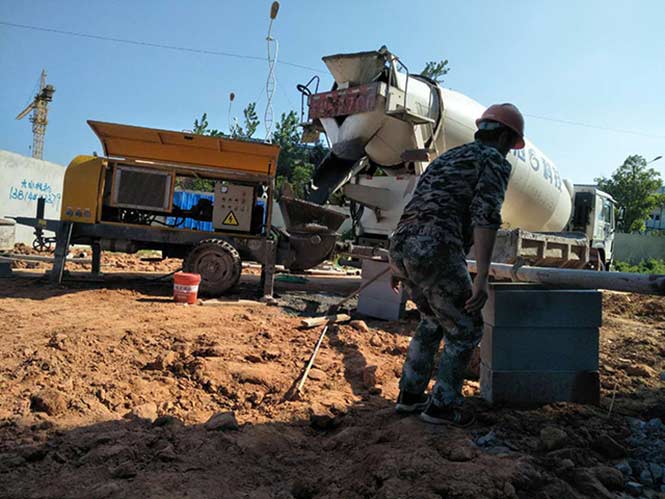 8月19日南京二手细石混凝土泵厂家合作南通四建互联科技研发中心项目 8月19日南京二手细石混凝土泵厂家合作南通四建互联科技研发中心项目